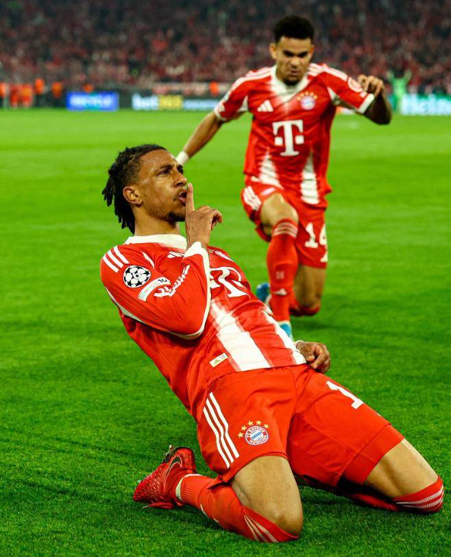 8连胜剑指三冠王！凯恩破僵局冲穆勒神迹，拜仁2-0药厂晋级决赛